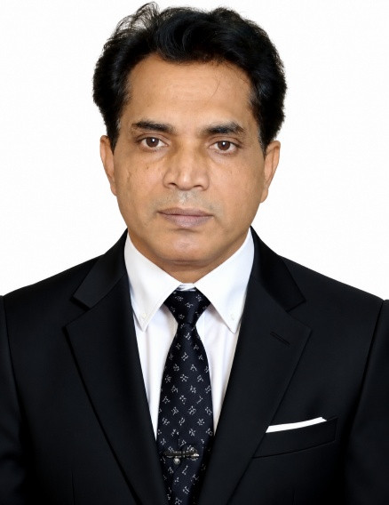 Portrait of Simon Khan